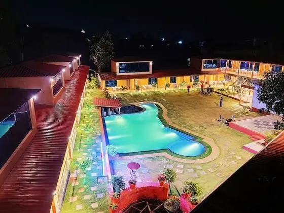 Arya Resort & Spa