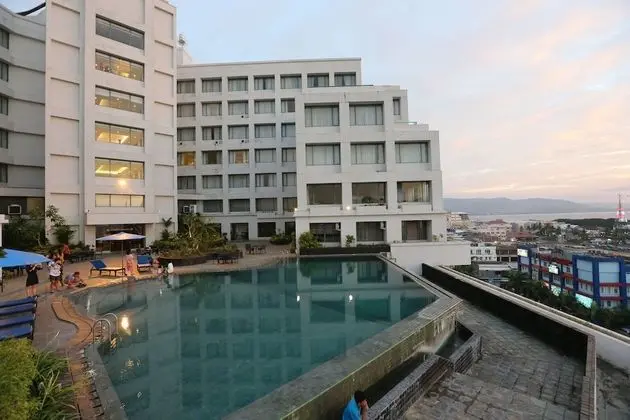 Aryaduta Manado - Havuz