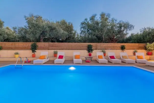 Asante Group Holiday Homes - Havuz