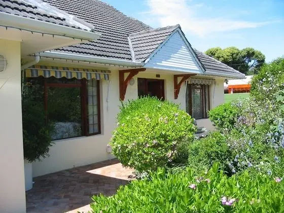 Ascot Gardens Self Catering - Dış Mekan