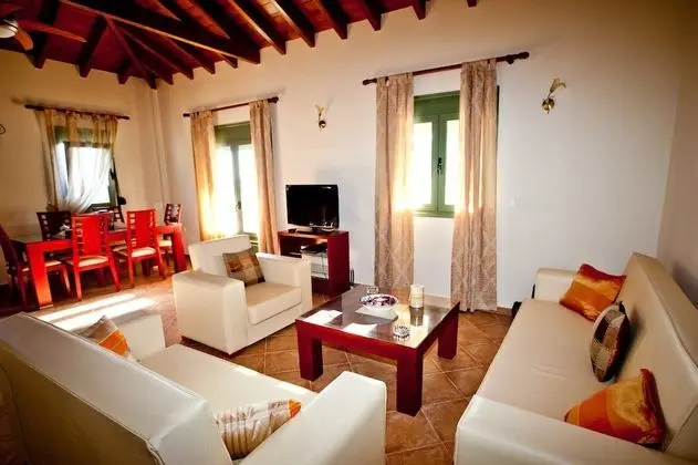 Aselinos Suites - Oda Düzeni