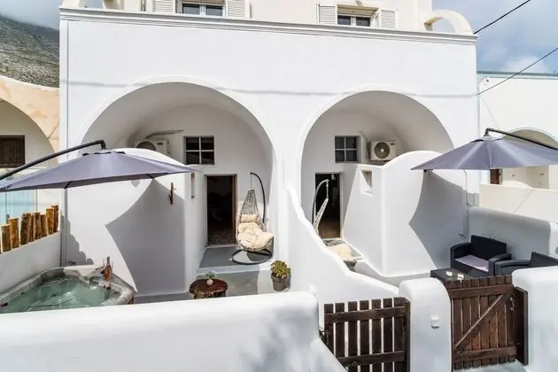Asera Suites Near Kamari Beach