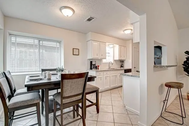 Ash Haven in Spring, Wifi, Extended Stay, Pet Friendly - Mutfak