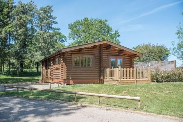 Ash Lodge With Hot Tub, Kingfishers - Dış Mekan