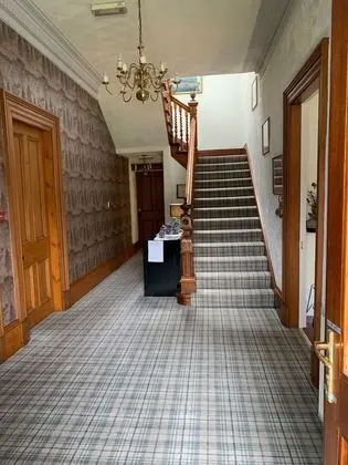 Ashburn House De Luxe B&B - Lobi