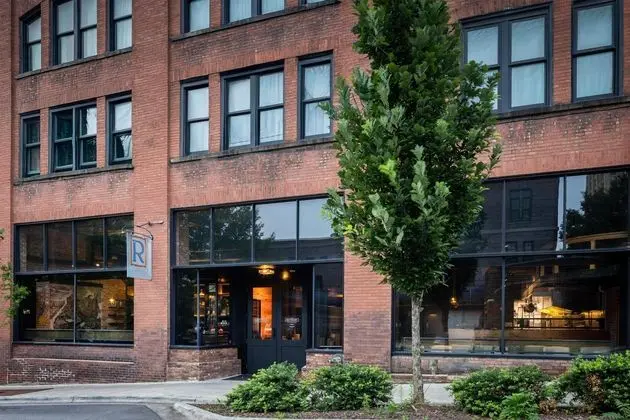 The Asheville Foundry Inn, Curio Collection by Hil - Öne Çıkan Resim