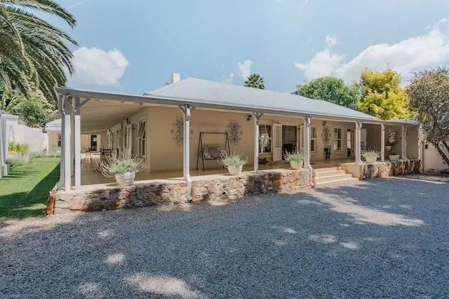 The Ashford Guesthouse - Dış Mekan
