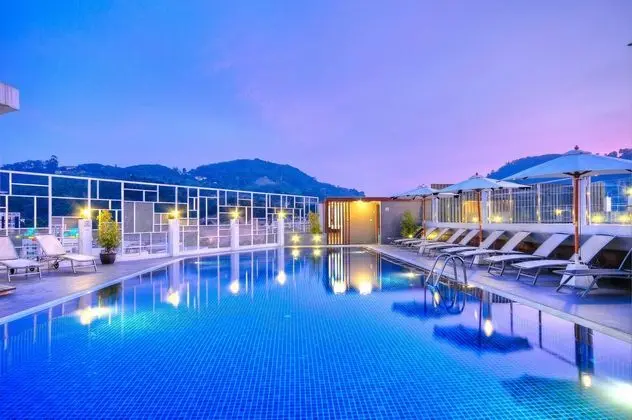The Ashlee Heights Patong Hotel & Suites - Havuz