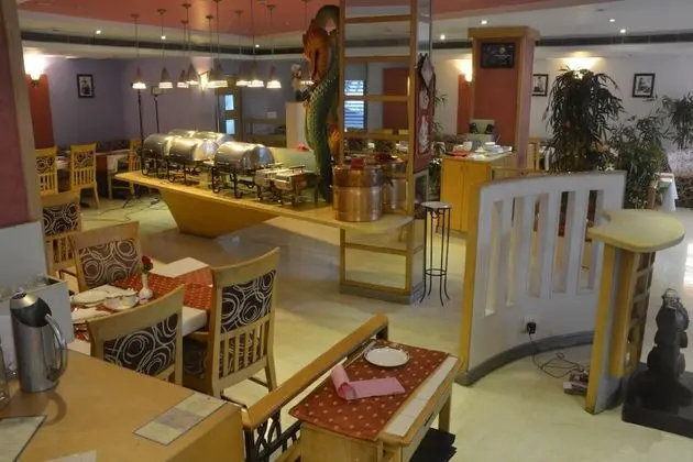 Ashraya International Hotel - Yerinde Yemek