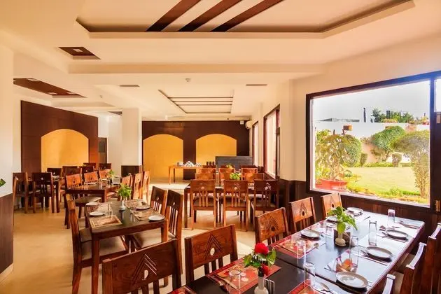 Hotel Asia Shripati By MTMC ROOMS - Yerinde Yemek
