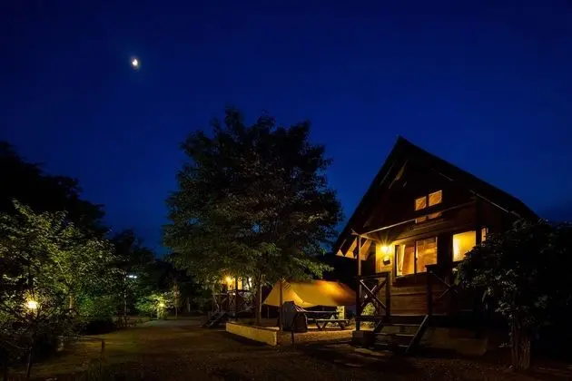 Asian Resort Camp Tapa