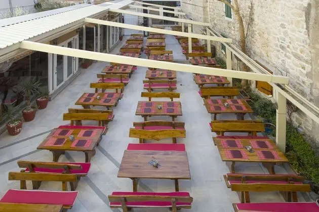 Aspalathos Residence - Yerinde Yemek