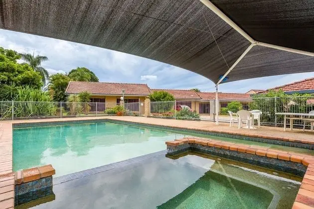 Aspley Carsel Motor Inn - Havuz