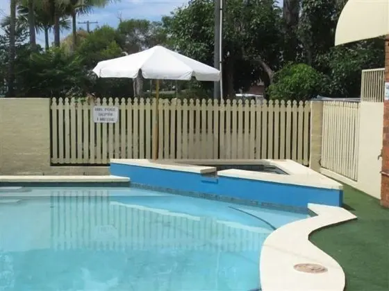 Aspley Pioneer Motel - Havuz