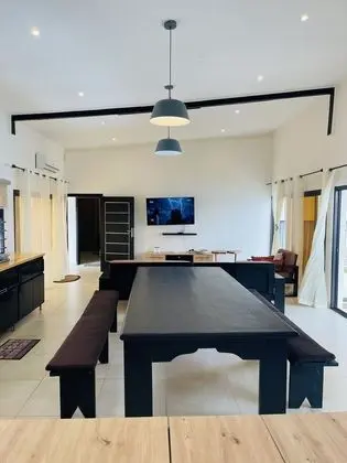 Assine Magnifique Villa Avec Piscine - İç Mekan