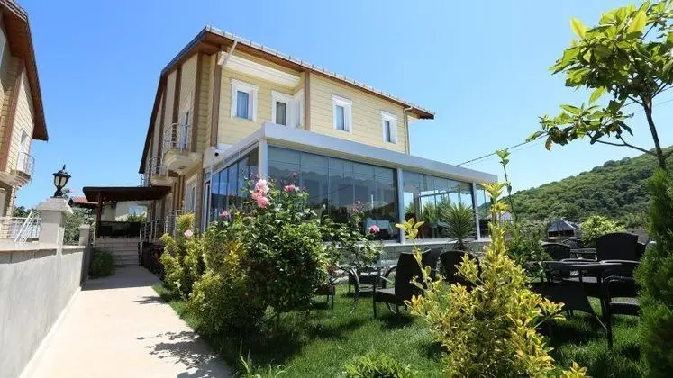 Assortie La Villa Hotel