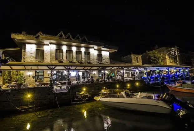 Assos Behram Hotel