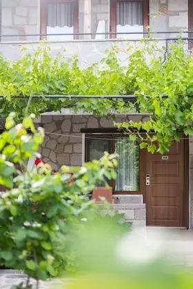Assos Kadırga Hotel - Dış Mekan