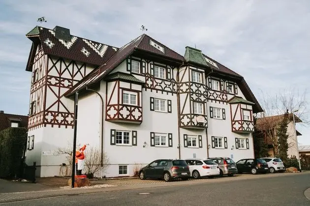 Astheimer Schlösschen - 1