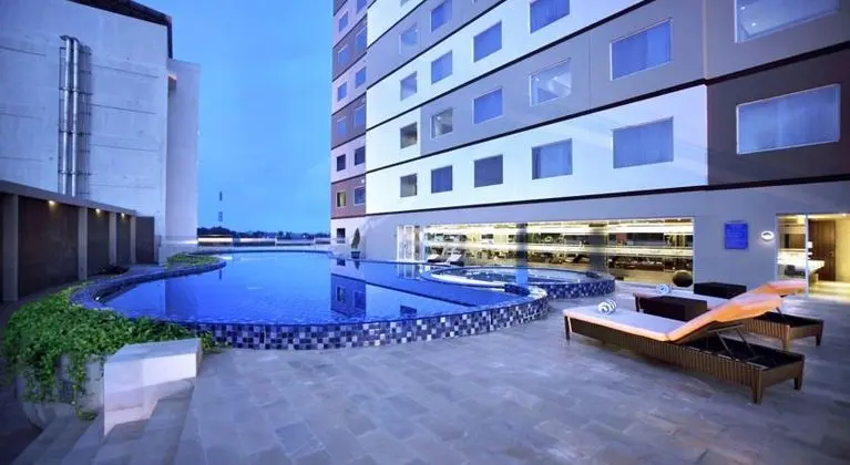 Aston Kupang Hotel & Convention Center - Havuz