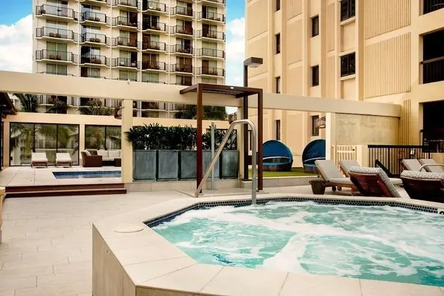 Aston Waikiki Beach Tower - Havuz