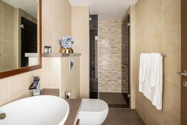 Astonishing & Grand 3BR w/ Beach Views & 2 Balconies! - İç Mekan
