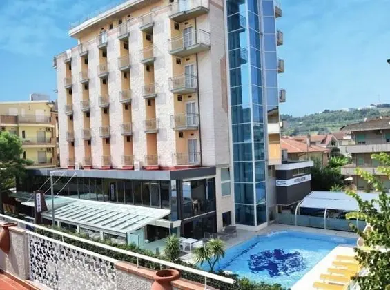 Hotel Astor - Dış Mekan