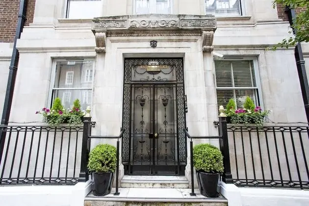 Astor Court Hotel