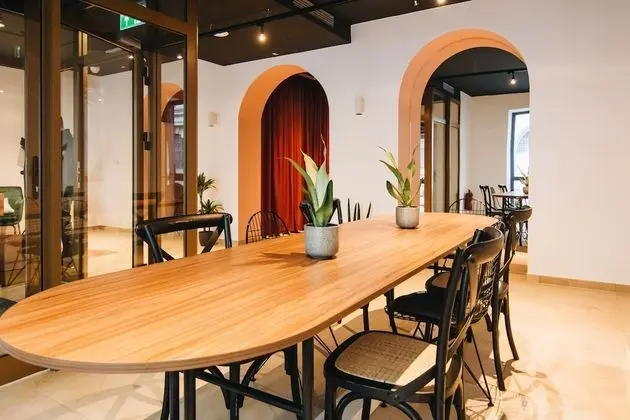 Astoria Apartments - Lobi
