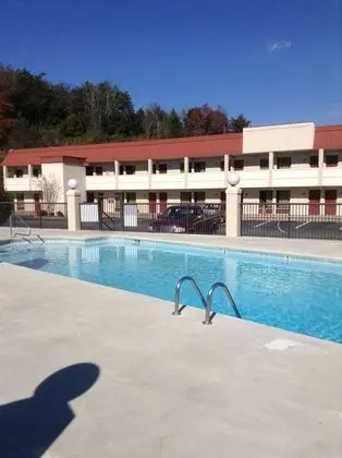 Astoria Hotel Danville West - Genel