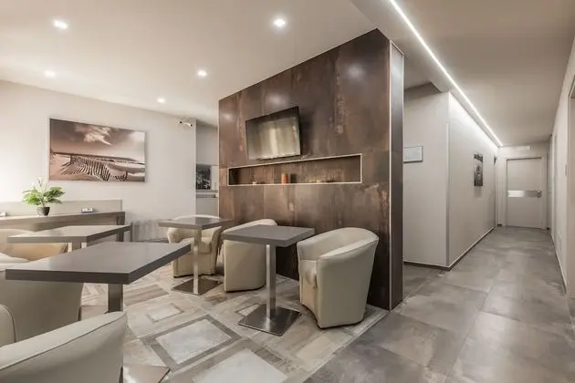 Astoria Deluxe Rooms,,Check in presso L’Hotel Astoria, Via Fratelli Rosselli 14 ,, - Lobi