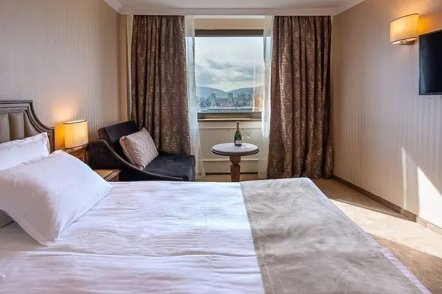 Astoria Grand Hotel - Oda