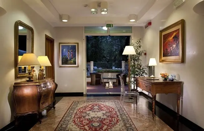 Astoria Suite Hotel - Lobi
