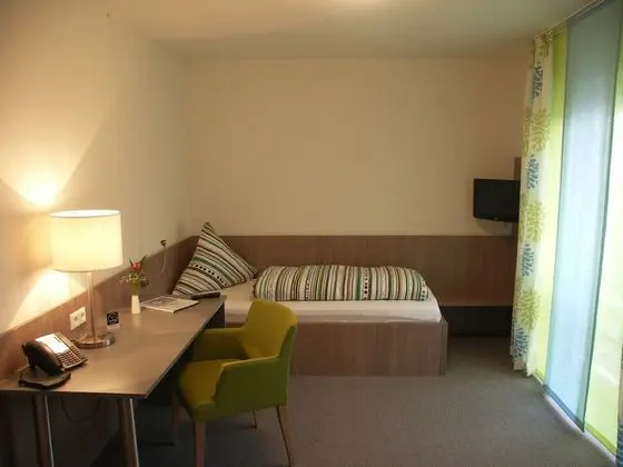 Astra Hotel Garni - Oda