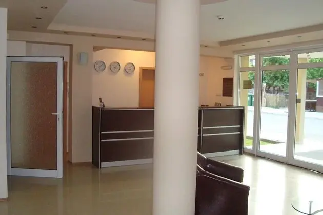 Hotel Astra - Lobi