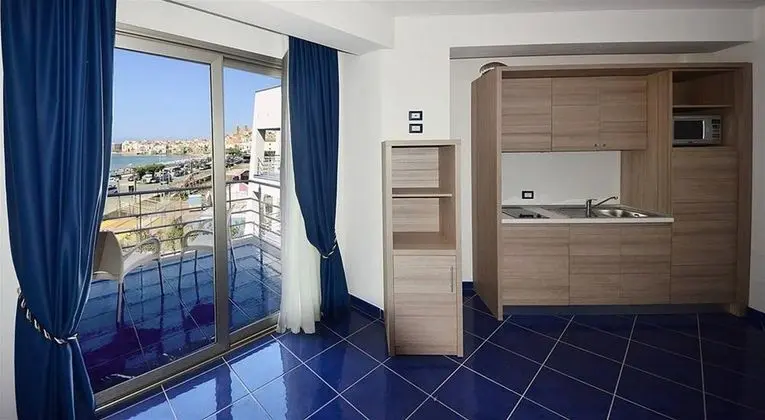 Astro Suite Hotel - Oda