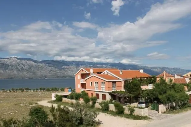 Villa ata Razanac - Apartment