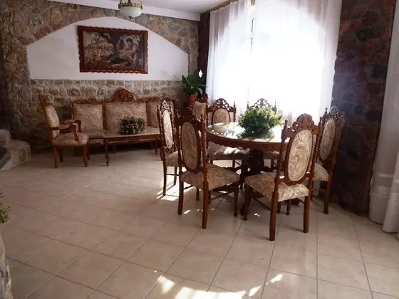 Atalos Suites - Lobi