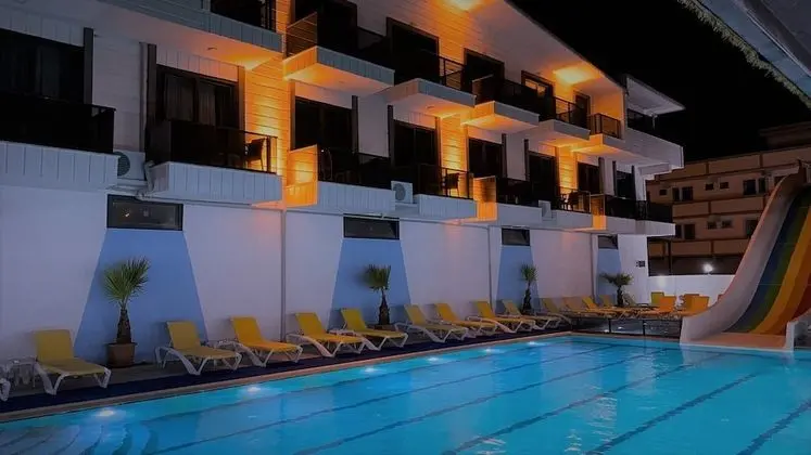 Atas Aqua  Otel Avsa
