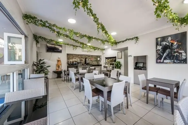 ATHENA MOTEL APARTMENTS - Yerinde Yemek