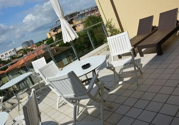 Hotel Athena