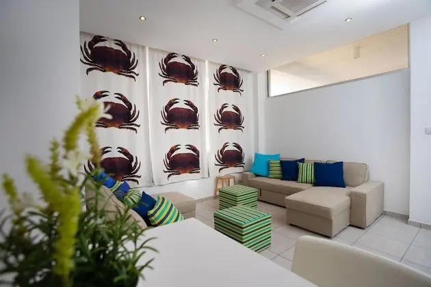 Athenaeum Beachside Studio