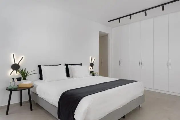Athenian Black Villa - Oda
