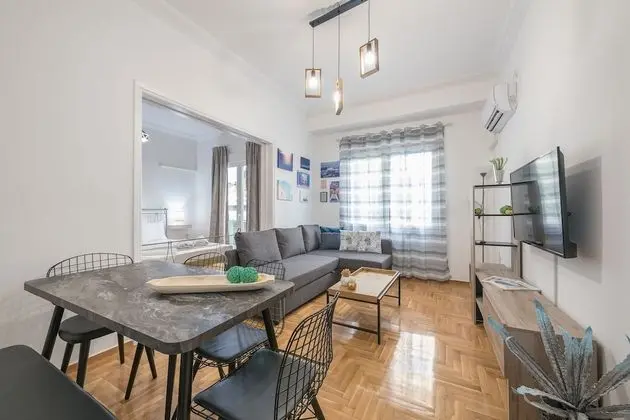 Athens Bright Suite by Cloudkeys - Öne Çıkan Resim