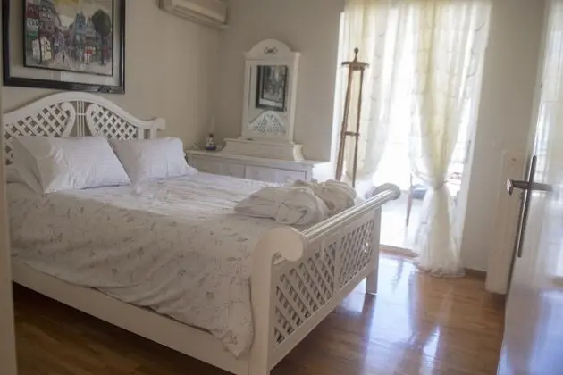 Athens Deluxe Apartment near Acropolis