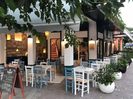 The Athens Version Luxury Suites - Yerinde Yemek