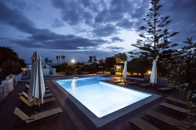 Athina Studios & Suites - Havuz