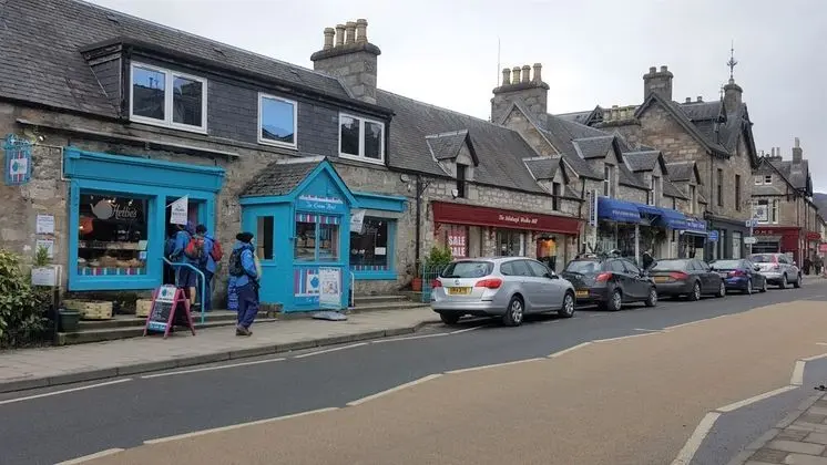 Atholl Rd Self Catering - 127 Central Location