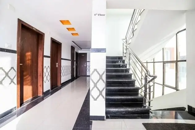 Hotel Atithi Bhawan by Sky Stays - İç Mekan