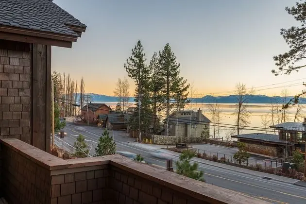 Atkinson by Avantstay Lake Front Home w/ Stunning Views in Tahoe Vista! - İç Mekan